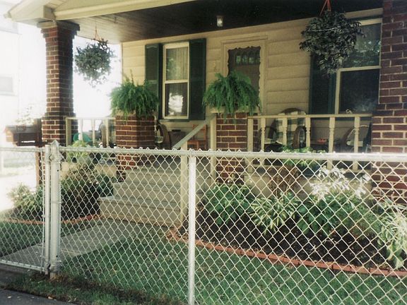 2nd image of 3851 W 42nd St