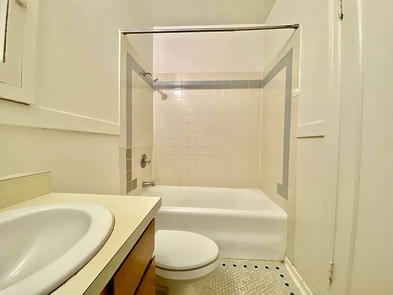 Campus Apartments — Photo 23