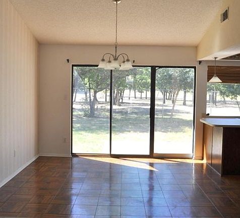 4th image of 4012 Orchard Hill Dr