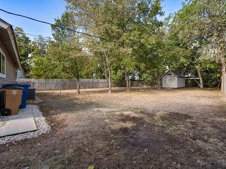 13300 Cowdray Park #B — Photo 25