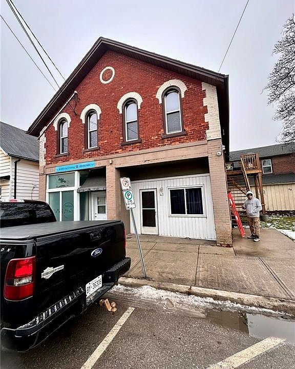 1st image of 49 King St W