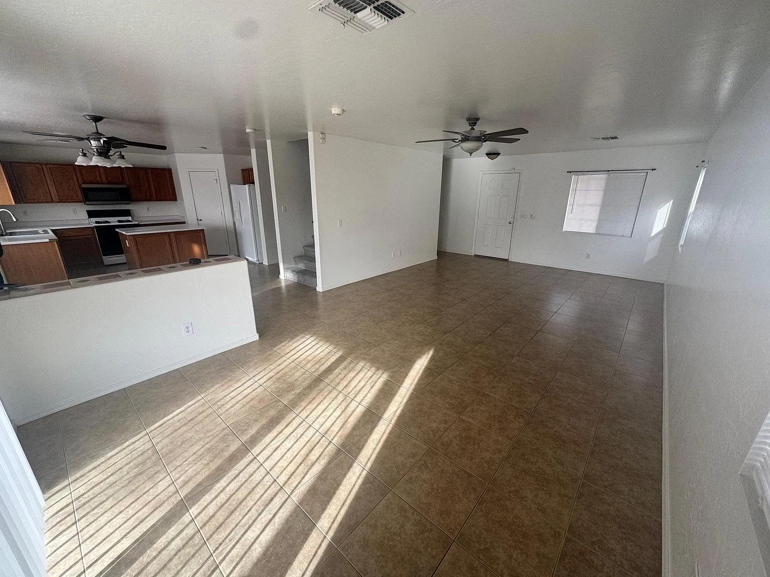3 bed, 2.5 bath, 1794 sqft, $1,750 — Photo 4