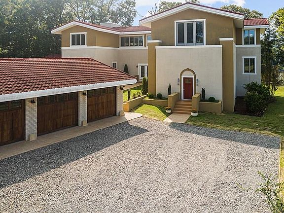 2nd image of 129 Ondacreek Ln