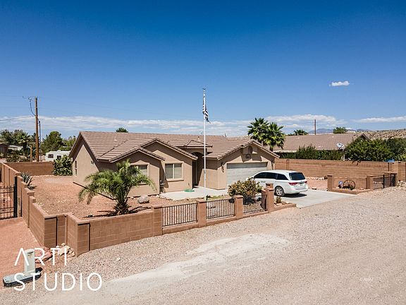 2nd image of 821 N Lake Mead Dr