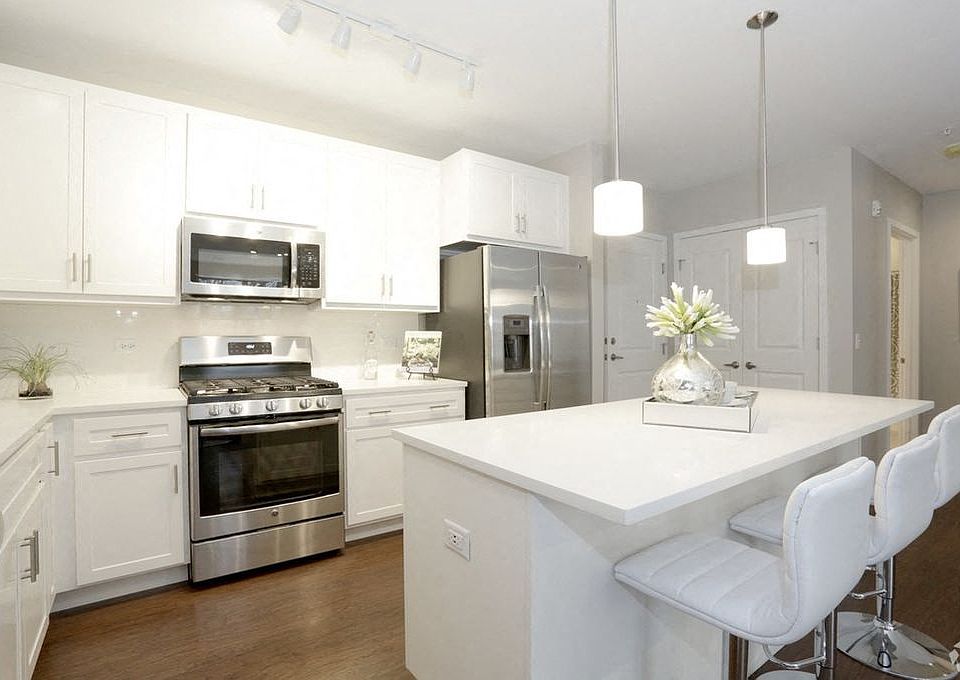Kitchen - 1 Bedroom + Den (Unit B)