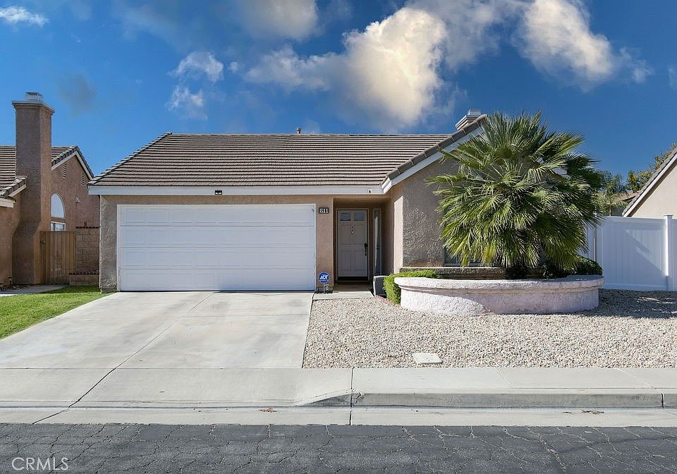 1st image of 811 Balsam Way