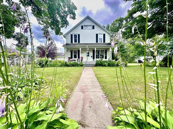 404 BRUCE STREET, New London, WI 54961