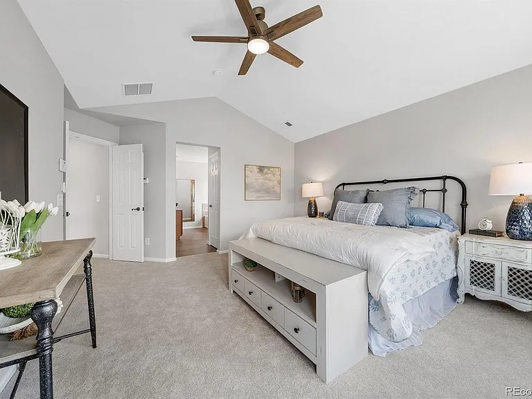 Primary suite, alternate view