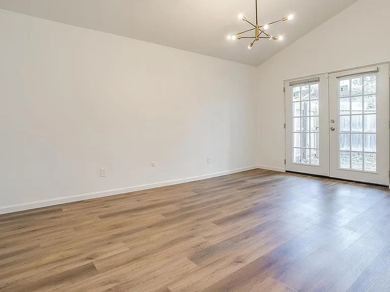 4107 Shamrock Dr — Photo 18