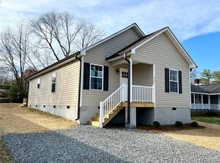 412 N 2nd Ave, Mayodan, NC 27027