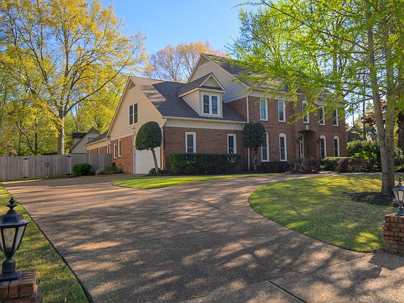 3rd image of 9421 Doe Meadow Dr
