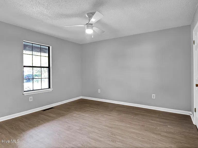 139 Charter Dr — Photo 19