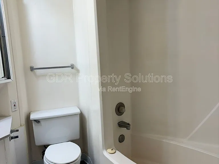 1100 Coal Ave SW #8 — Photo 6