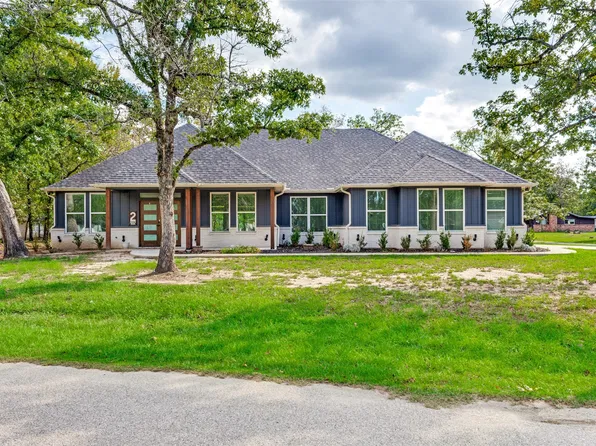 2 Deer Run Dr, Malakoff, TX 75148