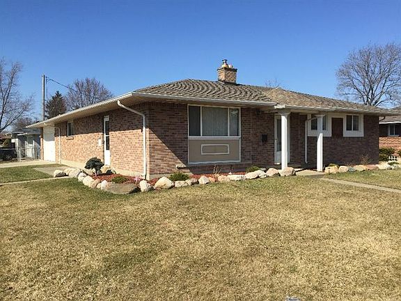 3rd image of 34060 Pawnee St