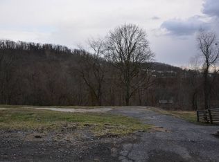 600 Illinois Ave, Nutter Fort, WV 26301