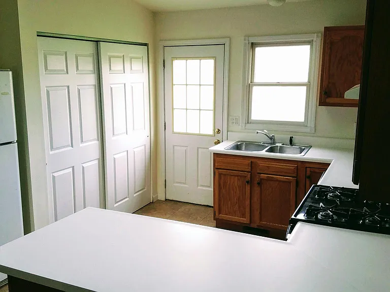 625 Oakbrook Ave — Photo 5