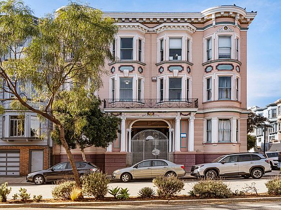 3rd image of 558 Guerrero St