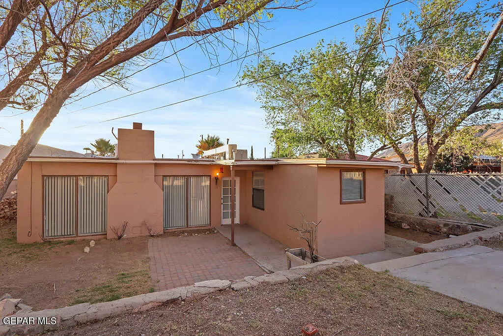 4 bed, 3.0 bath, 2174 sqft, $1,900 — Photo 2