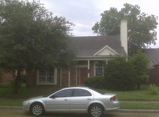 302 Pool Dr, Cedar Hill, TX 75104
