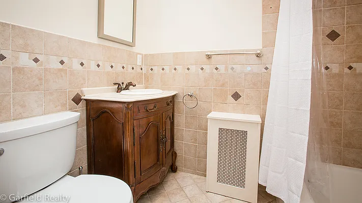 Rented by Garfield Realty  | media 24