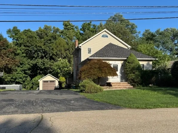 20 Center St, Butler Boro, NJ 07405