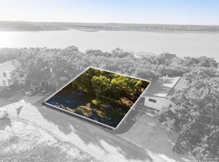 411 Carpenter Dr, Canyon Lake, TX 78133