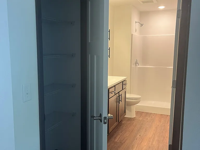 10 Lake Ln — Photo 8