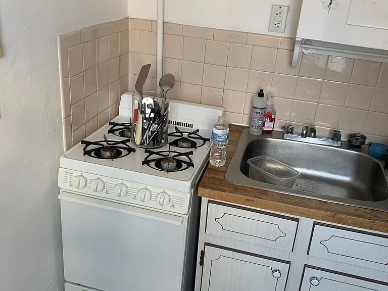 54 S Russell St — Photo 5