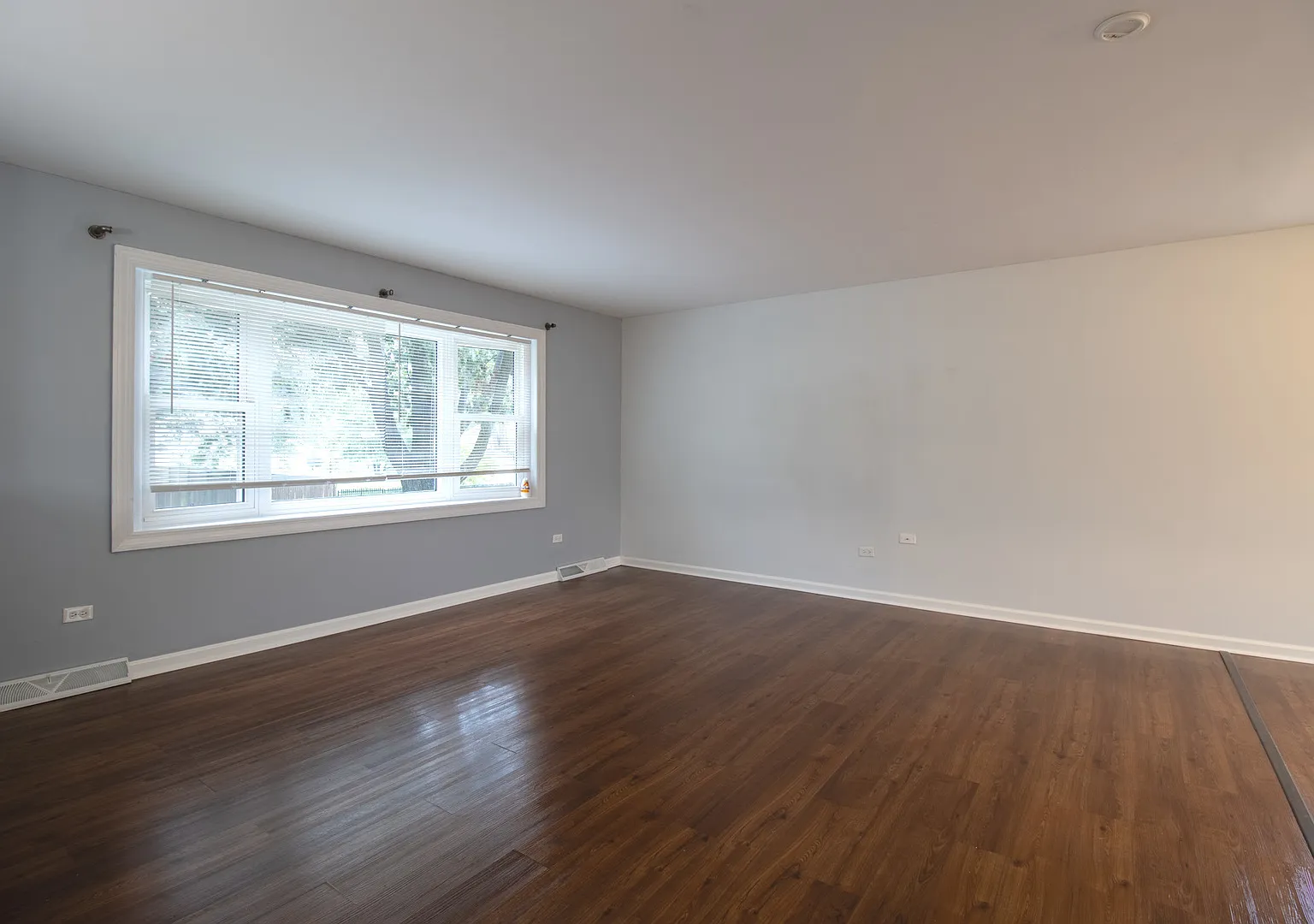 4 bed, 2.5 bath, 2436 sqft, $3,000 — Photo 3