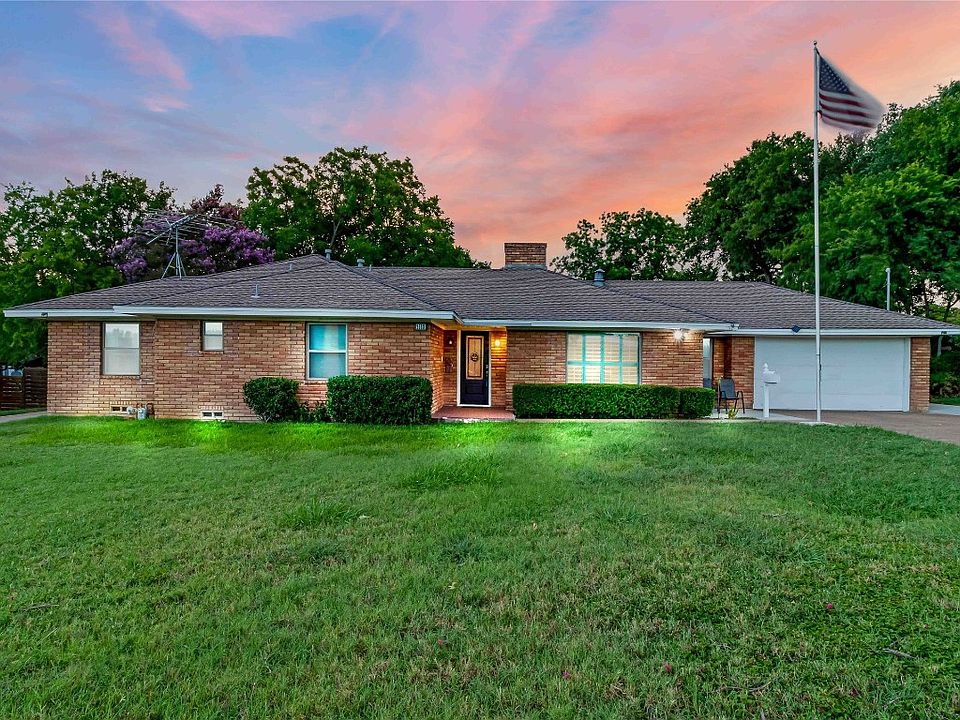1st image of 2533 Sweetbriar Dr