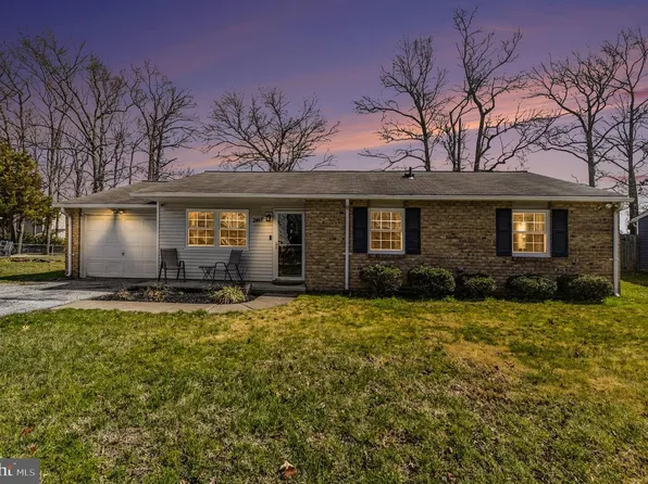 2417 Lodge Farm Rd, Sparrows Point, MD 21219