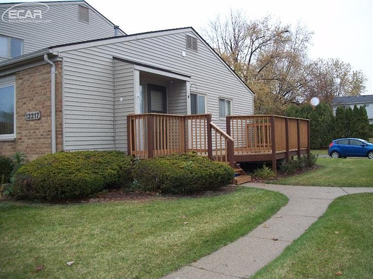 1st image of 12217 Woodside Dr