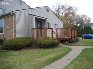 12217 Woodside Dr, Grand Blanc, MI