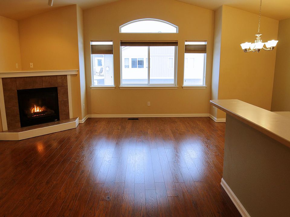 Bright and Open, 2nd floor East Facing Windows