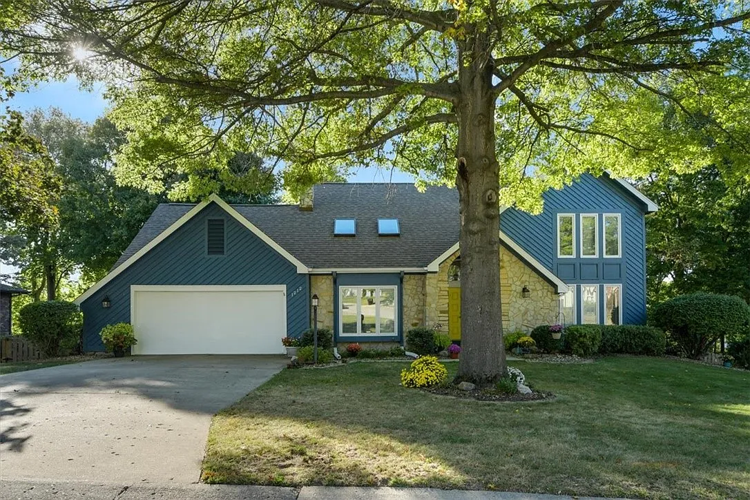 1212 Lakeridge Ct photo 1