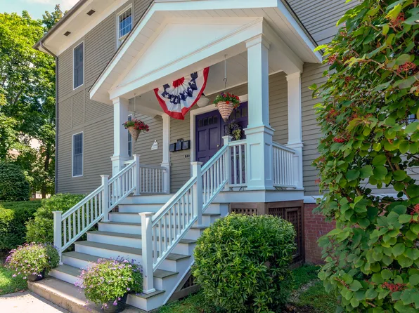 103 Boston St #C, Guilford, CT 06437