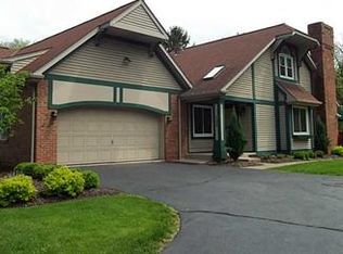 105 Green Commons Dr, Pittsburgh, PA 15243