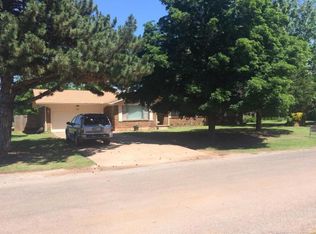 203 N Main St, Custer City, OK 73639