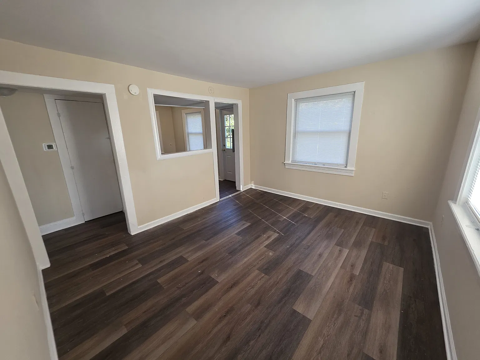 4 bed, 1.0 bath, 1023 sqft, $1,495 — Photo 3