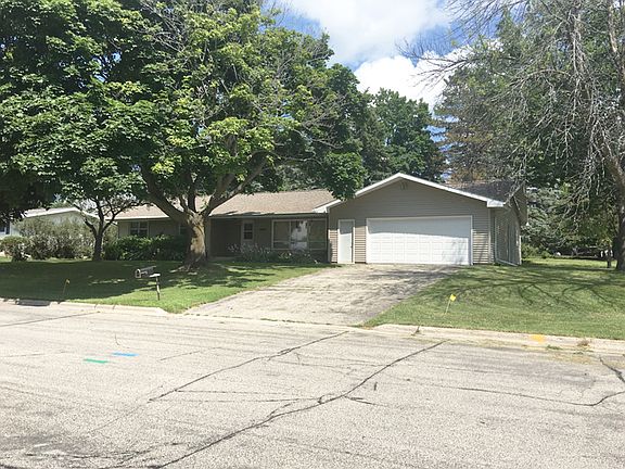 2nd image of 10 N 17th Dr