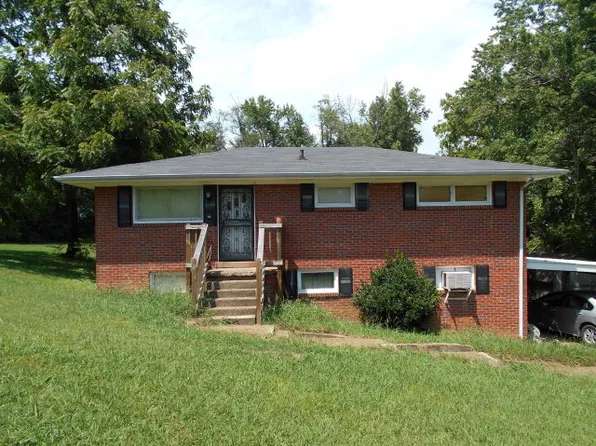 125 Washington Ave, Camden, TN 38320