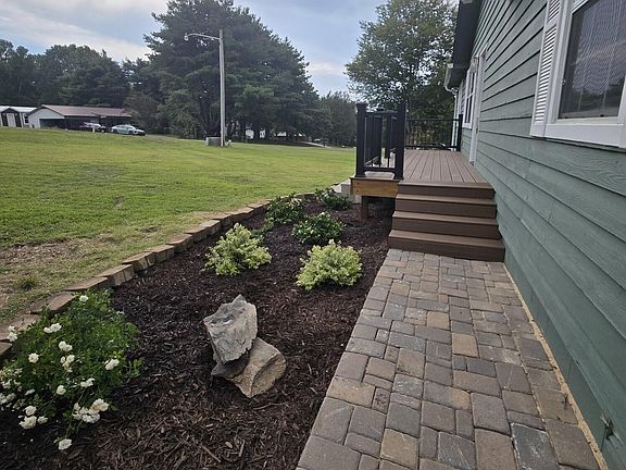 3rd image of 417 Oakhill Dr