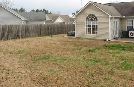 Large Rear Yard - Privacy Fence