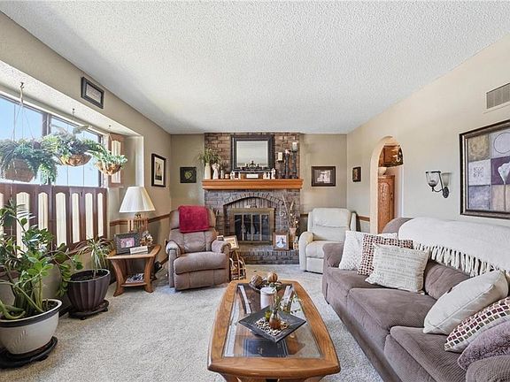 5th image of 200 SE Sherri Ln