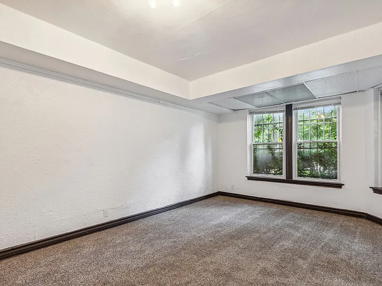 120 Glynn Ct. - FDR Seward Glynn — Photo 11