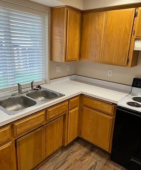 901 Rebecca Dr — Photo 18