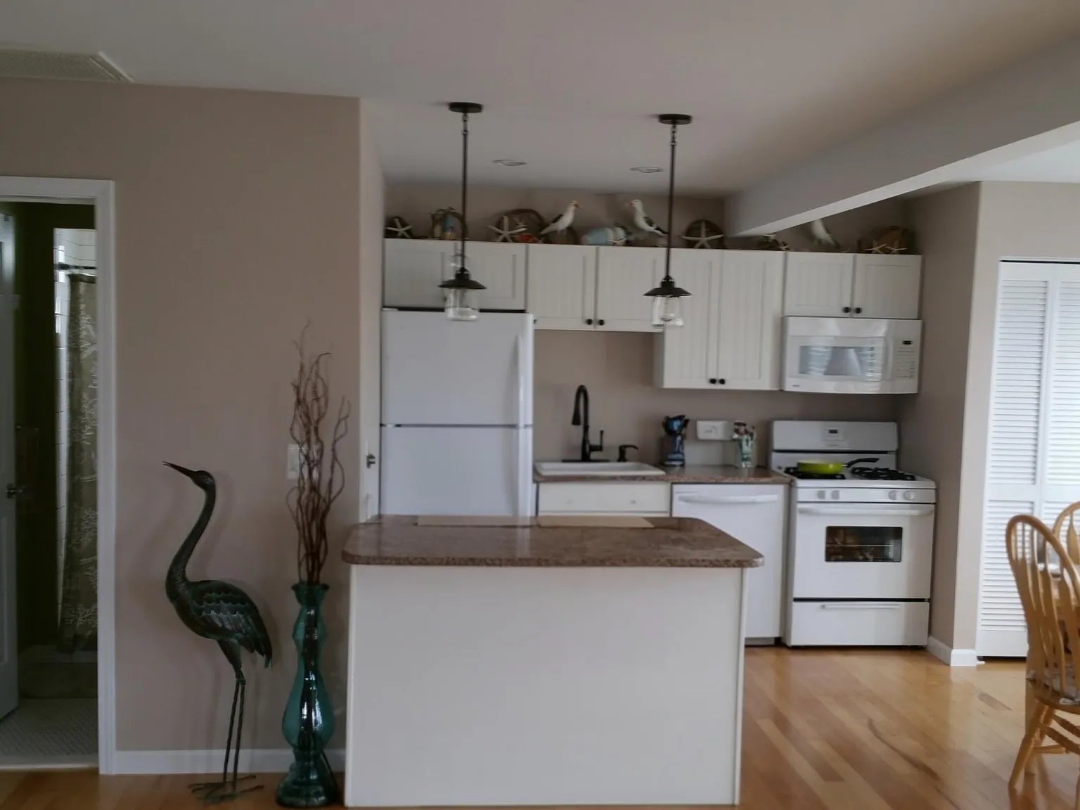 2 bed, 840 sqft, $3,500 — Photo 2