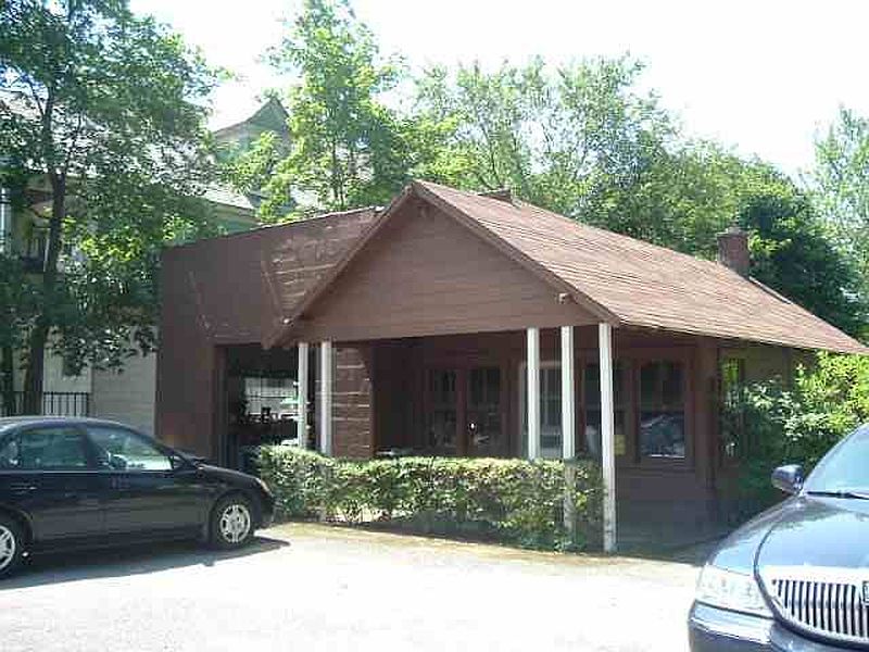 4th image of 2128 CENTRAL Avenue