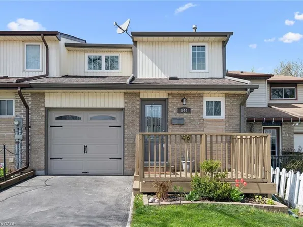 144 Sunset Ct, Cambridge, ON N1S 4M3